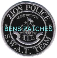 ILLINOIS,ZION POLICE SWAT SUBDUED 2_wm